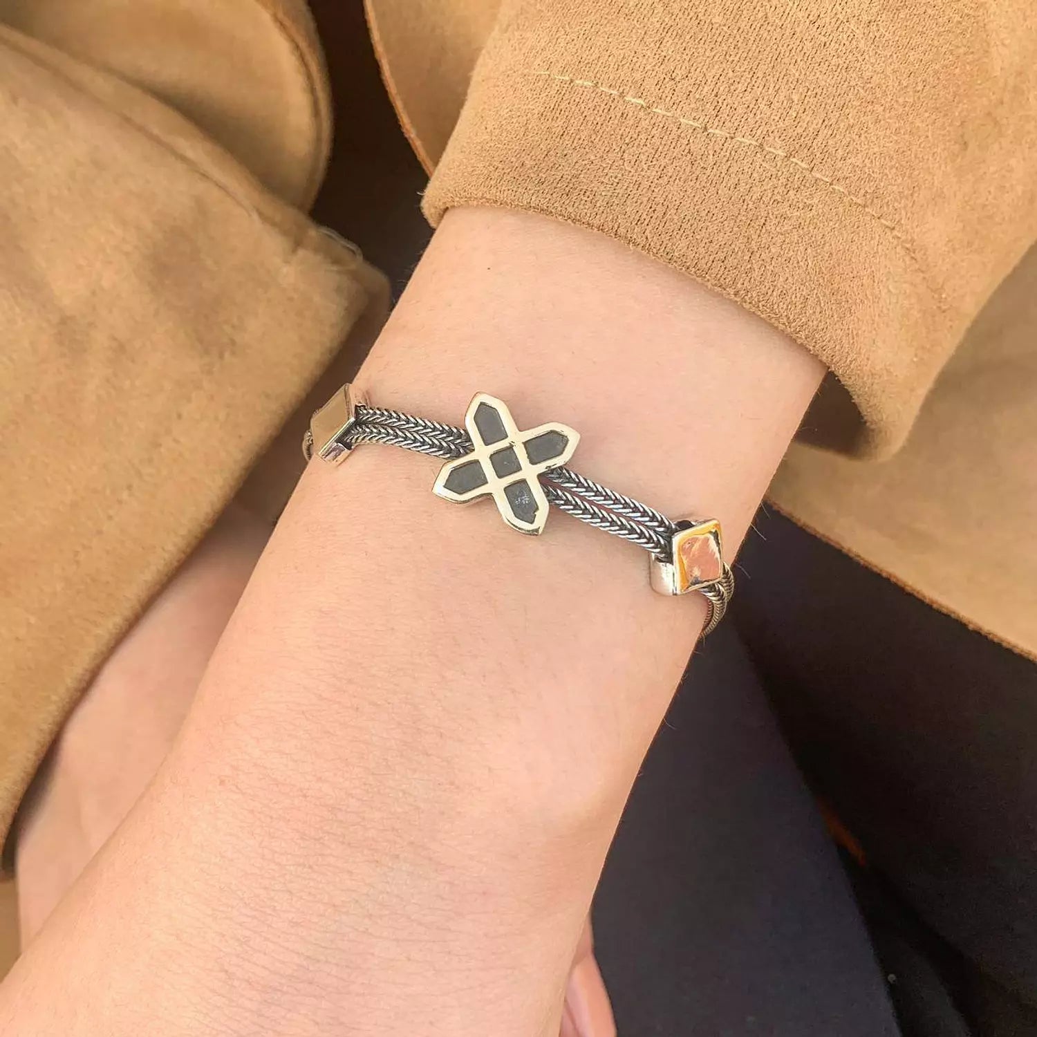 انسيال وردة