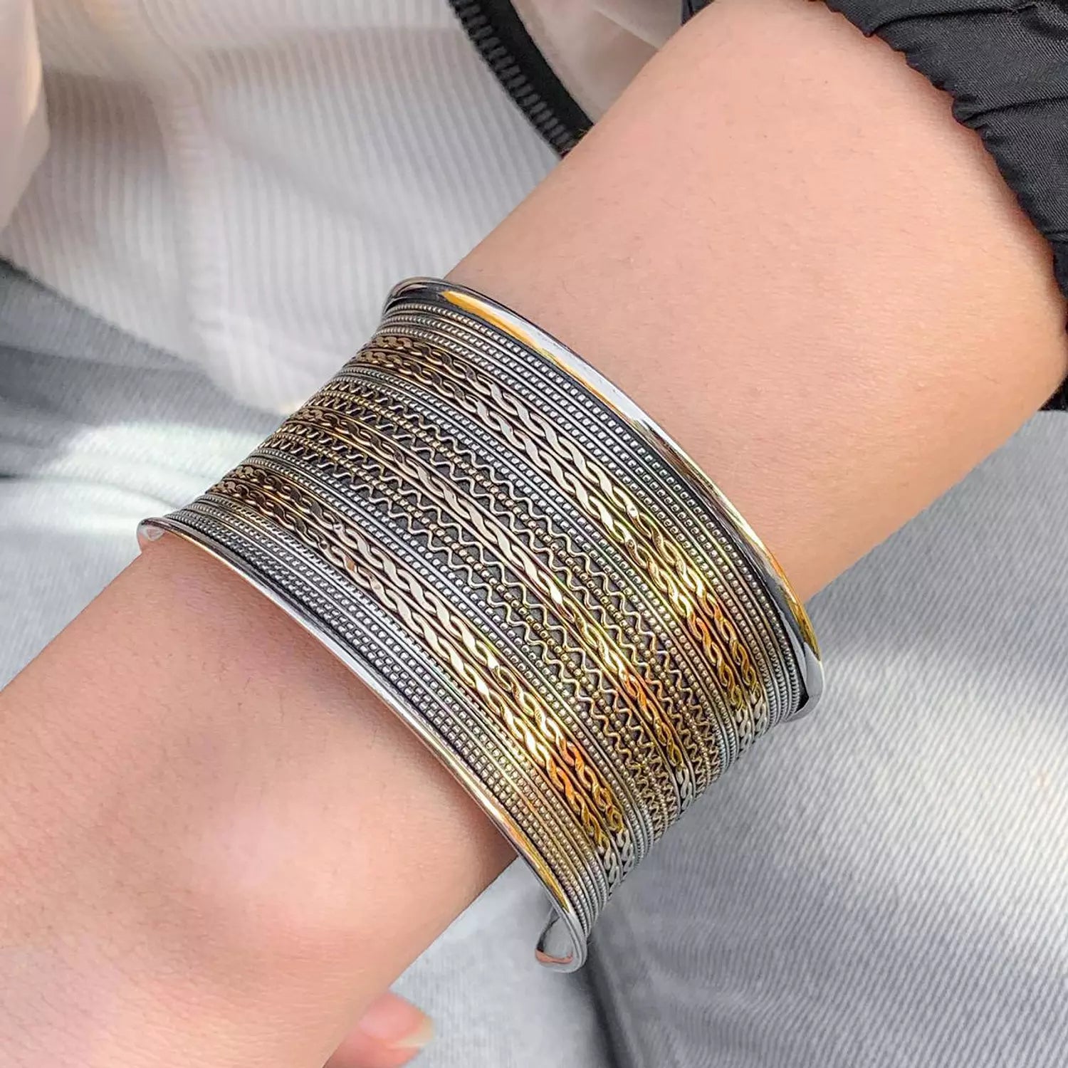 اساور سيوي فري سايز