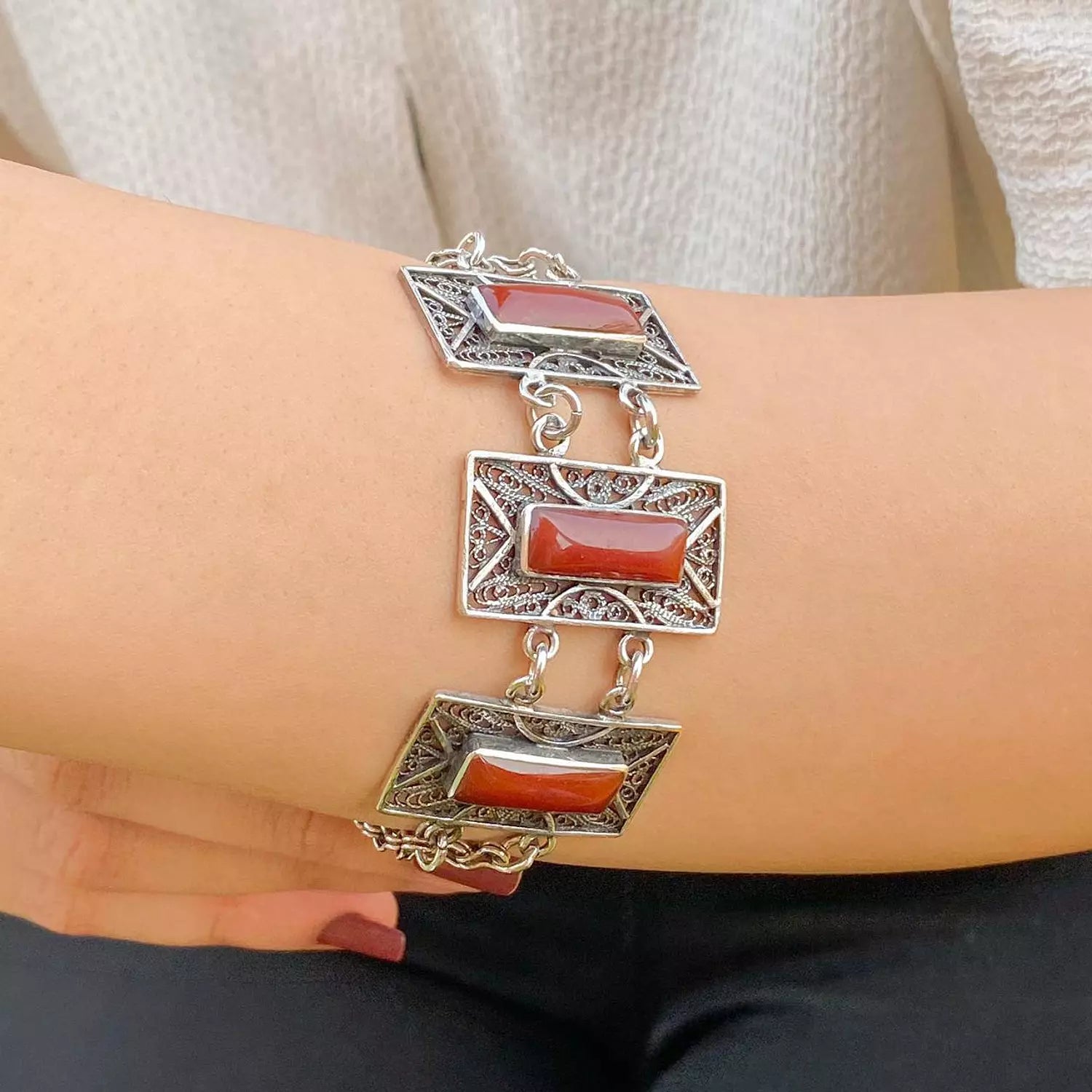 انسيال احجار فضه عربي